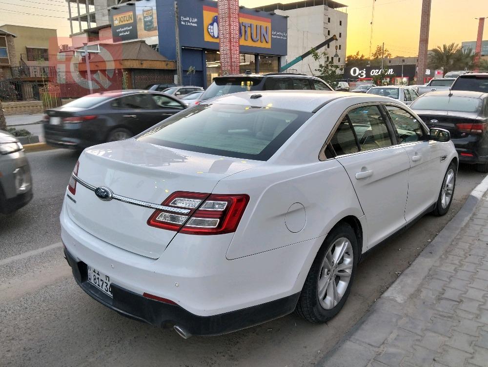 Ford Taurus